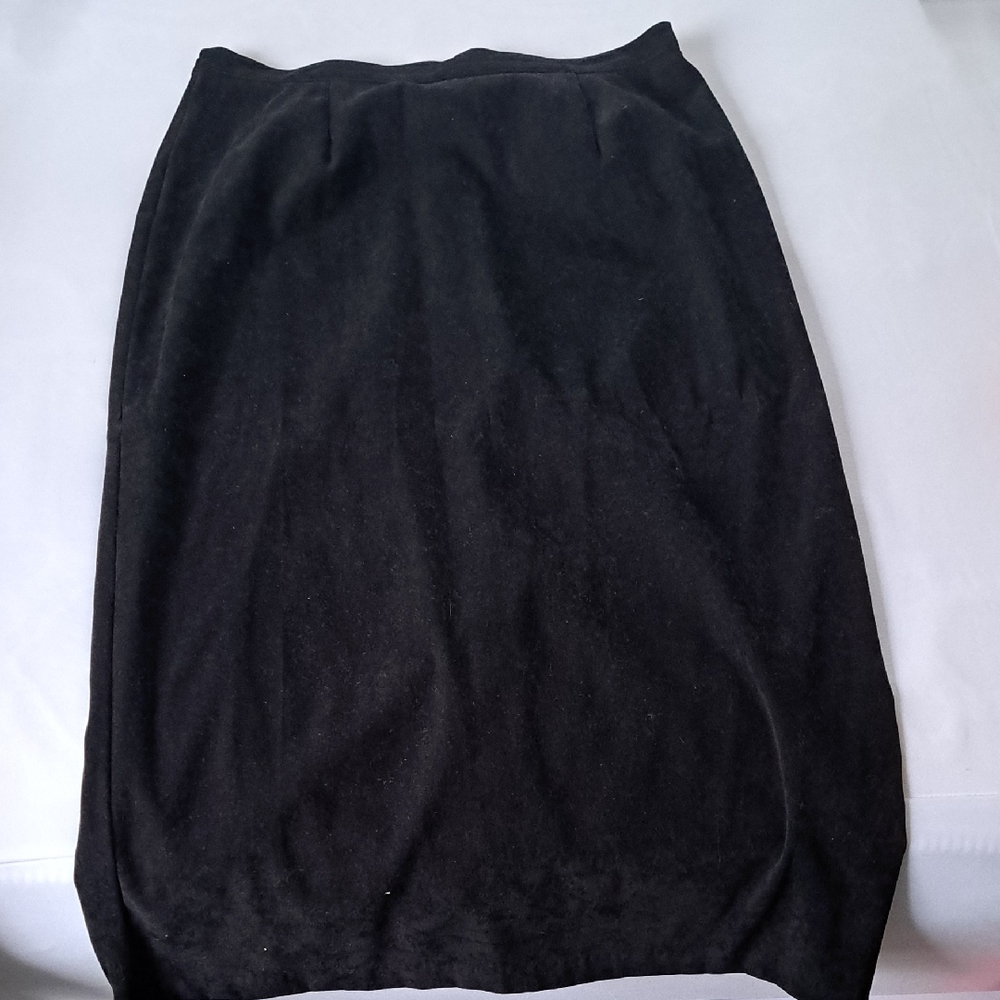 Sag Harbor Classic Black Pencil Skirt